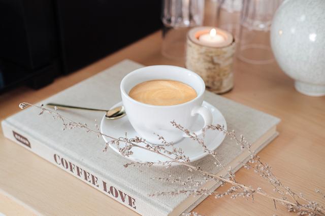 kop kaffe lavet på animo instant kaffemaskine