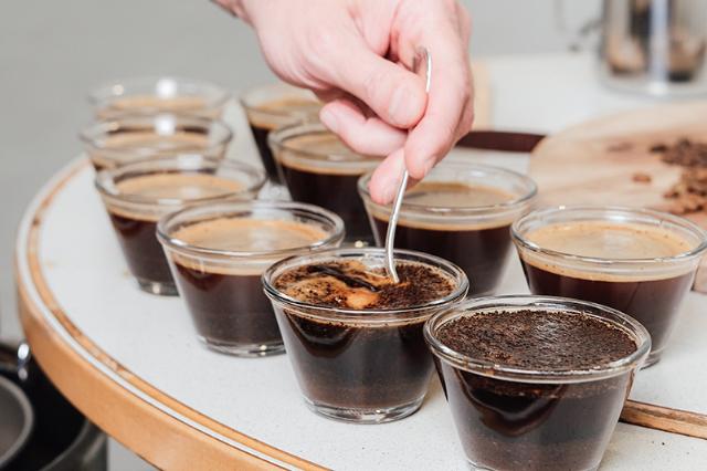 smagekopper med kaffe